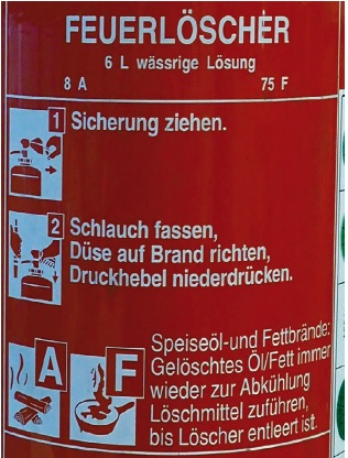 Abb. 10: Kennzeichnung eines Feuerlschers mit Baujahr ab 2007 nach DIN EN 3 mit dem Piktogramm zur Brandklasse F