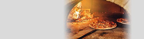 Pizzen im Holzofen