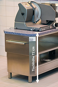 Arbeitsstation höhenverstellbar in niedriger Position