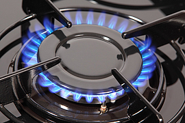 Eine Flamme auf dem Gasbrenner