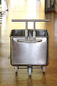 Kutterwagen mit abnehmbarer Griffverlängerung zur Höhenanpassung