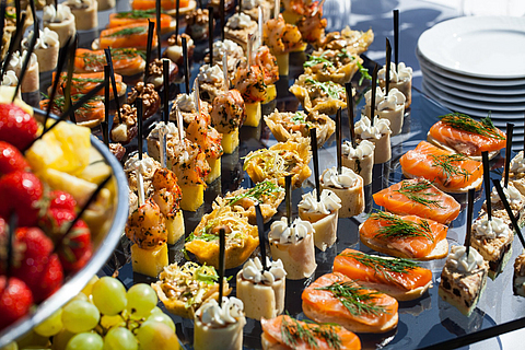 Sandwiches auf einem Tisch am Buffet